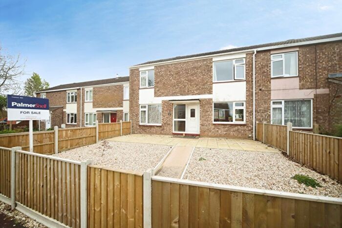 3 Bedroom Terraced House For Sale In Laurel Close, Taunton, Somerset, TA1