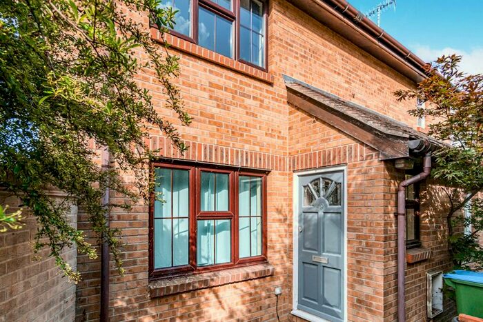 1 Bedroom Semi-Detached House To Rent In Kendal Close, Littlehampton, BN17