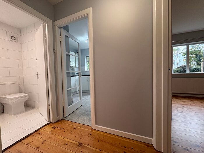 2 Bedroom Maisonette For Sale In Dorchester Court, London, N14