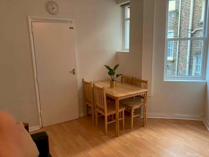 2 Bedroom Flat To Rent In Bell Street, Westminster, NW1