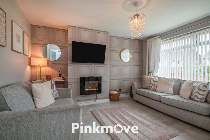 3 Bedroom Semi-Detached House For Sale In Pilton Vale, Newport, NP20