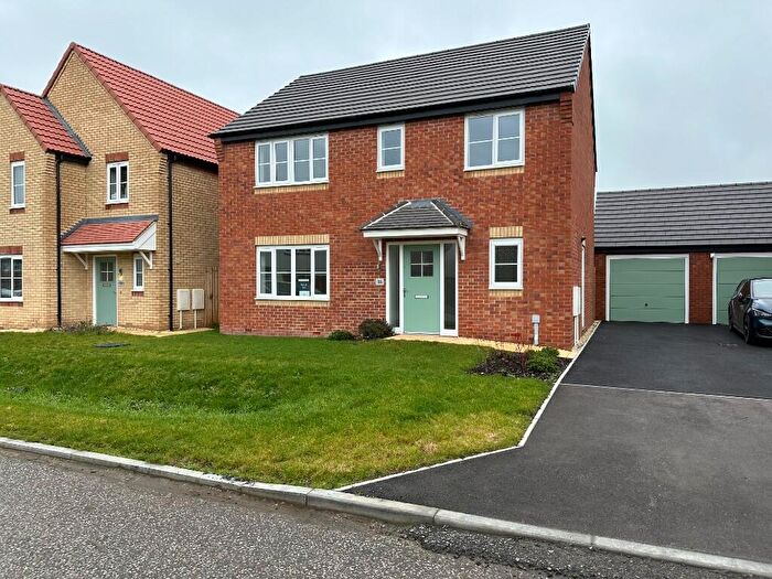 4 Bedroom Detached House For Sale In Chestnut Drive, Louth, Lincolnshire, LN11