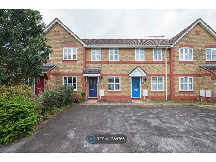 2 Bedroom Terraced House To Rent In Corfe Way, Farnborough, GU14