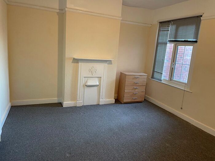 2 Bedroom Flat To Rent In London Road, Westcliff-On-Sea, SS0