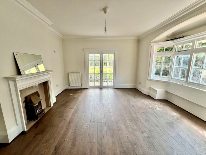 5 Bedroom Semi-Detached House To Rent In Cleveland Road, London, W13