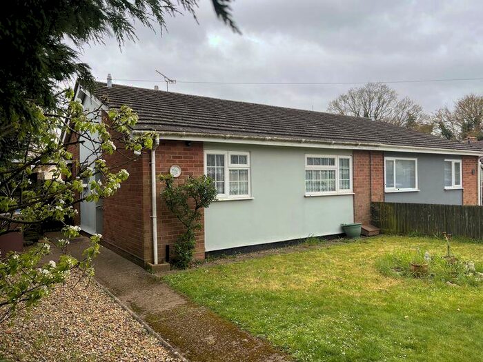 2 Bedroom Semi-Detached Bungalow For Sale In Cox Lane, Gt Barton, IP31