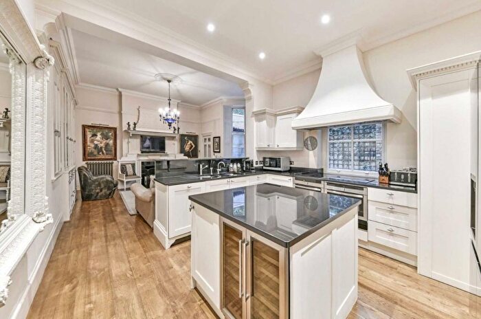 3 Bedroom Property To Rent In North Audley Street, Mayfair, W1K