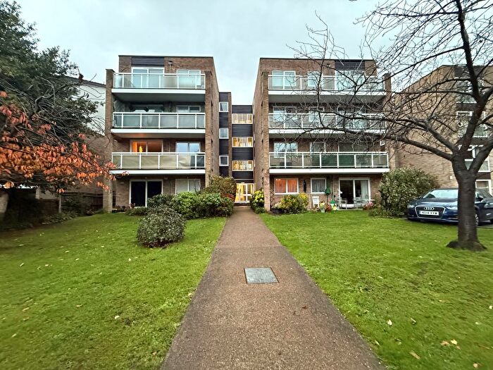 2 Bedroom Property To Rent In Brackley Road, Beckenham, BR3