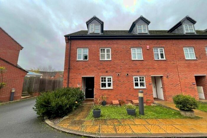 3 Bedroom Property To Rent In Hardy Place, Lichfield, WS14