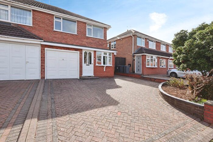 3 Bedroom Semi-Detached House For Sale In Gibbs Hill Road, Birmingham, West Midlands, B31