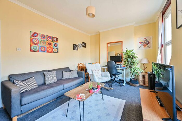 1 Bedroom Flat To Rent In Lordship Lane, Dulwich, London, SE22