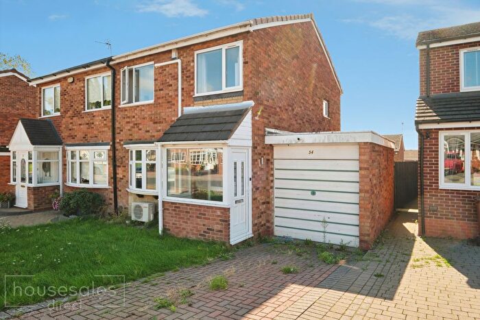 3 Bedroom Semi Detached House For Sale In Newby Grove, Birmingham, B37