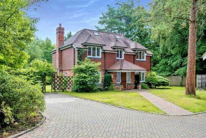 9 Bedroom Detached House To Rent In Chilworth Drove, Southampton, SO16