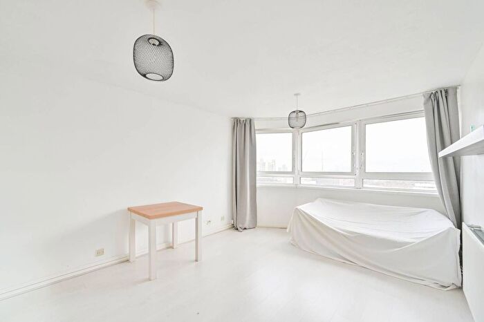 1 Bedroom Flat For Sale In Bannerman House, Vauxhall, London, SW8