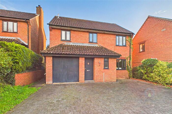 4 Bedroom Detached House For Sale In Hawthorn Drive, Thrapston, Kettering, NN14