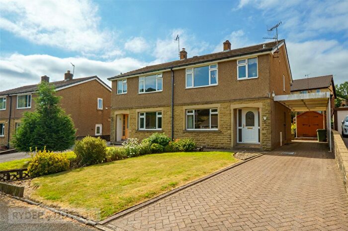 3 Bedroom Semi-Detached House For Sale In Moorcroft Park Drive, New Mill, Holmfirth, West Yorkshire, HD9