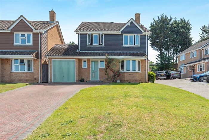 4 Bedroom Detached House For Sale In Fielding Drive, Larkfield, Aylesford, ME20