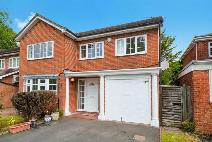 4 Bedroom Detached House To Rent In Jellicoe Gardens, Stanmore, HA7
