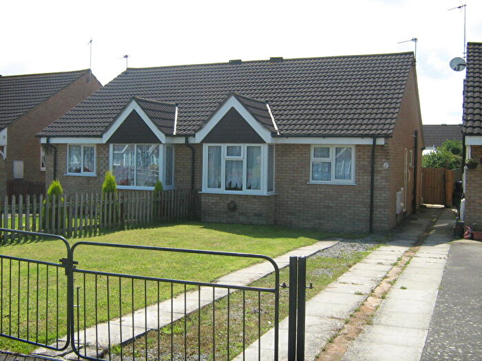 2 Bedroom Bungalow To Rent In Yeo Close, BS23
