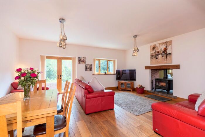 7 Bedroom Detached House For Sale In Trelewis, Treharris, CF46