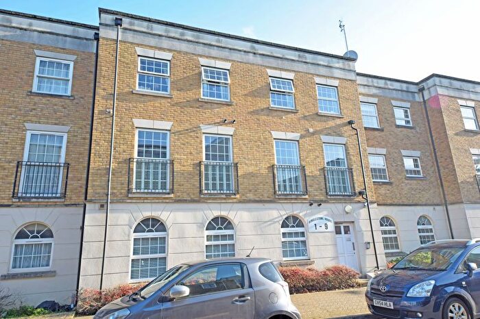 2 Bedroom Flat For Sale In Tarragon Road, Maidstone, ME16