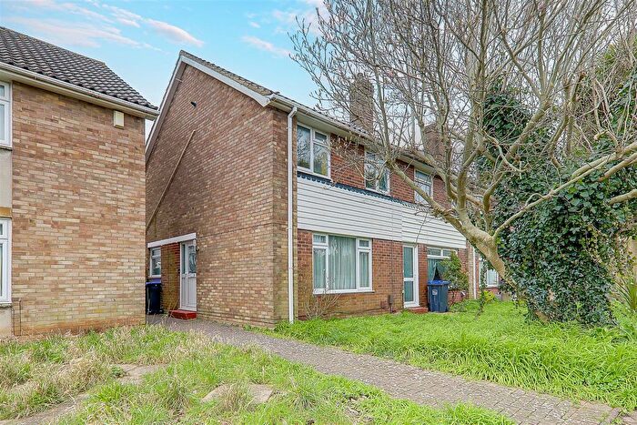 3 Bedroom End Terrace House For Sale In Stonehurst Road, Worthing, BN13