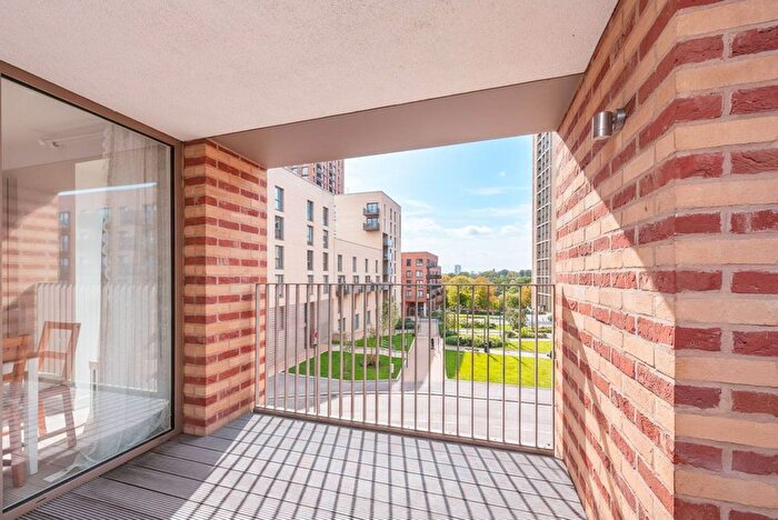 2 Bedroom Flat For Sale In Hendon Waterside, Hendon, London, NW9