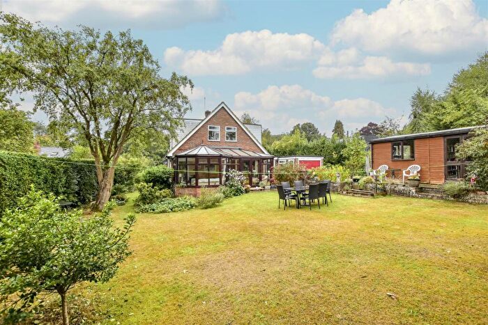 4 Bedroom Detached House For Sale In Northchurch Common, Berkhamsted, HP4