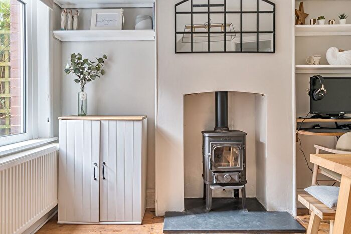 2 Bedroom End Of Terrace House For Sale In Bonnington Grove, Exeter, EX1
