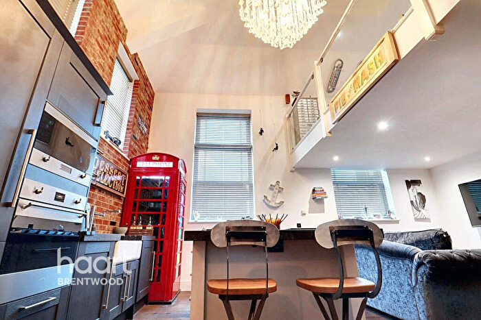 1 Bedroom Flat For Sale In Kensington Way, Brentwood, CM14