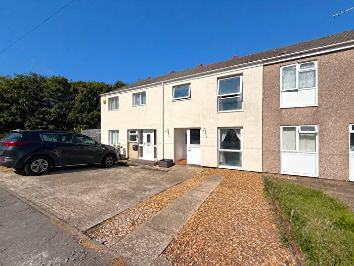 3 Bedroom Terraced House For Sale In Forbes Close, Lordshill, Southampton, SO16