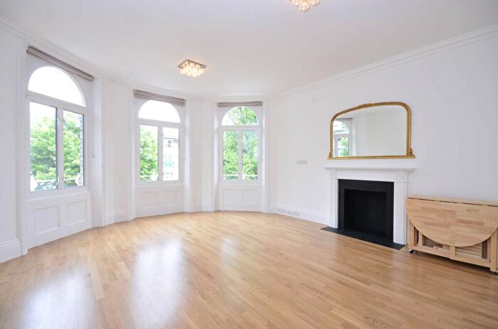 3 Bedroom Flat To Rent In Thurlow Road, Hampstead, London, NW3