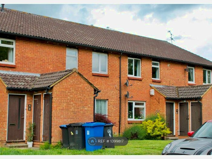 1 Bedroom Maisonette To Rent In Venton Close, Woking, GU21