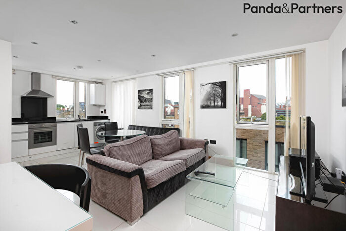 2 Bedroom Flat To Rent In Churchway, London, NW1