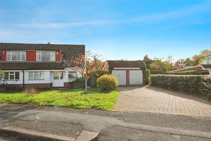 4 Bedroom Semi Detached House For Sale In Keswick Close, Tilehurst, Reading, RG30
