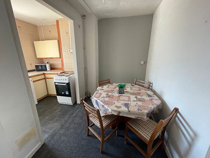 3 Bedroom Maisonette To Rent In Princess Street, Luton, LU1