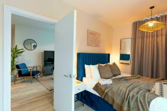 3 Bedroom Flat To Rent In Flat, Kangaroo Works, Rockingham Street, Sheffield, S1