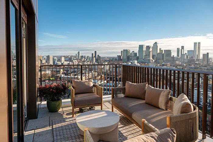 3 Bedroom Flat For Sale In Bow Common Lane, London, E3