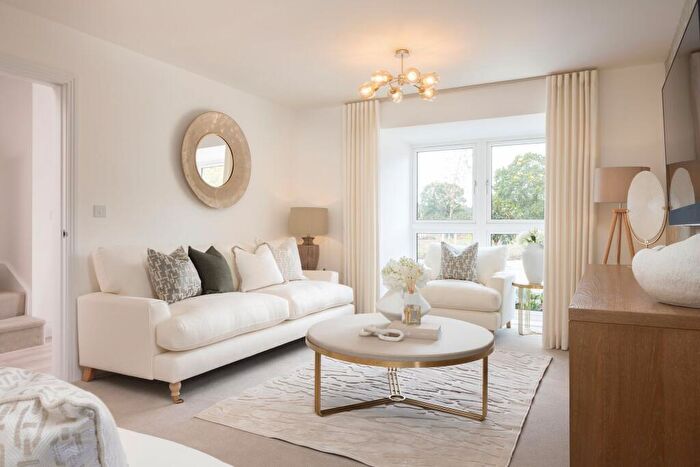 4 Bedroom Detached House For Sale In Tawny Owl Way, Hambrook, PO18