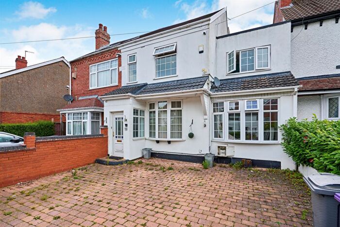 3 Bedroom Semi Detached House For Sale In Wakeley Hill, Penn, Wolverhampton, WV4