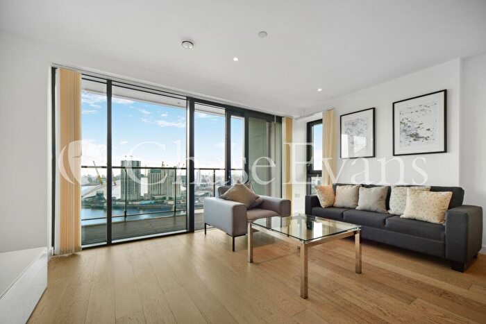 3 Bedroom Flat To Rent In Horizons Tower, Yabsley Street, Canary Wharf, London, E14