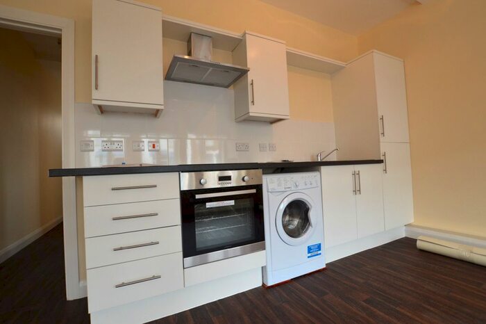 1 Bedroom Flat To Rent In Poplars Road, London, E17