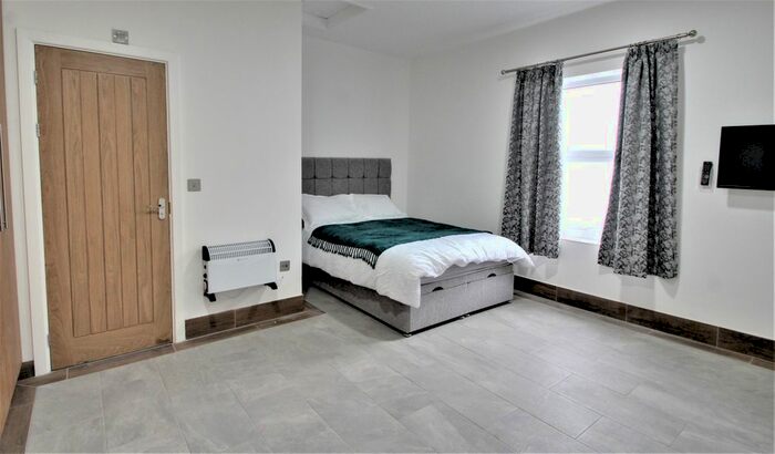 Studio To Rent In High Street, Coalville, LE67