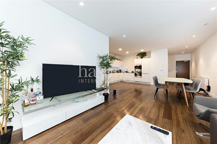 3 Bedroom Apartment To Rent In Hornbeam House, Quebec Way, Canada Water, London, SE16