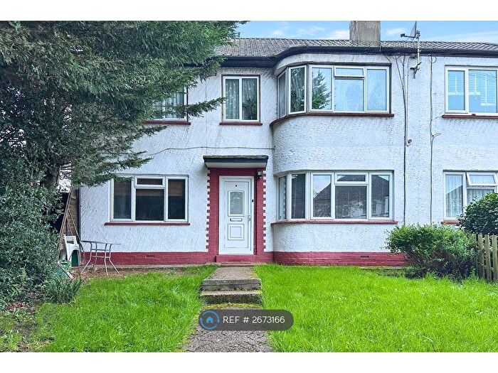 2 Bedroom Maisonette To Rent In Otterburn Gardens, Isleworth, TW7