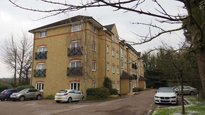 2 Bedroom Apartment To Rent In Malin Court, Hemel Hempstead, HP3