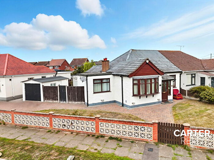 4 Bedroom End Of Terrace House For Sale In Highfield Gardens, Grays, RM16