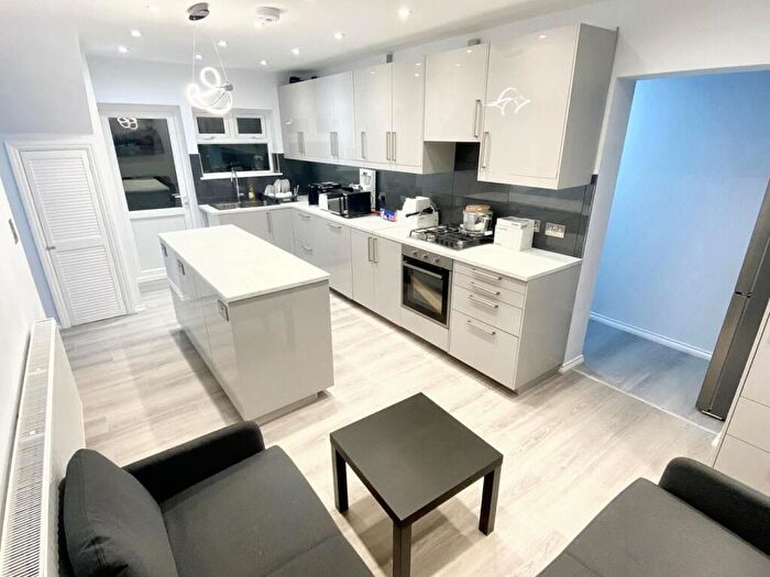 6 Bedroom House To Rent In Hogarth Walk, Bristol, BS7