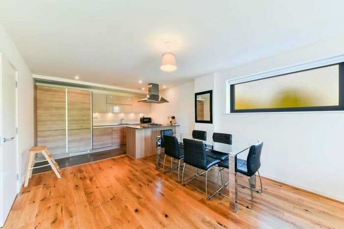 2 Bedroom Flat To Rent In Crowder Street, London, E1