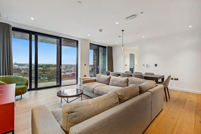 3 Bedroom Flat To Rent In Camley Street, Kings Cross, N1C